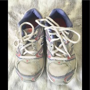 New Balance boys 12 .5
